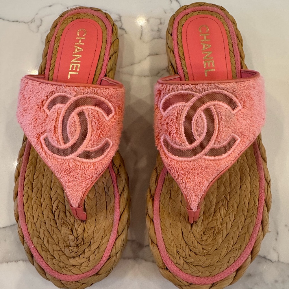 CHANEL Pink Terrycloth Rope Espadrille Thong Sandals